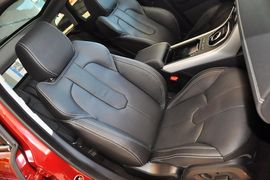 2015款揽胜极光2.0T