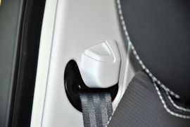 2015款揽胜极光2.0T