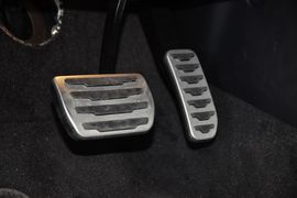 2015款揽胜极光2.0T