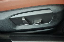 2014款宝马520i典雅型