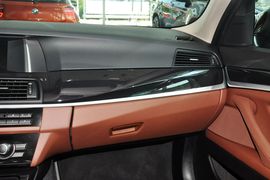 2014款宝马520i典雅型