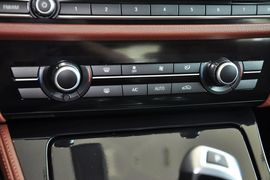 2014款宝马520i典雅型