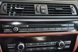 2014款宝马520i典雅型