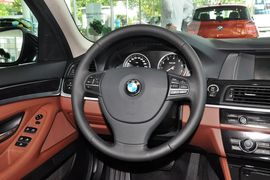 2014款宝马520i典雅型