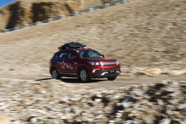 高原试驾长安CS75