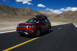 高原试驾长安CS75