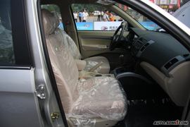 2009款陆风X8