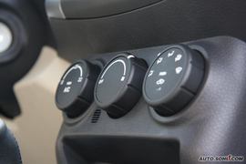 2009款陆风X8