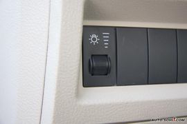 2009款陆风X8