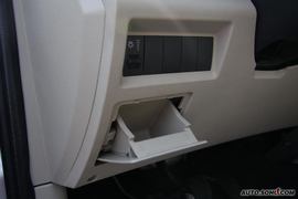 2009款陆风X8