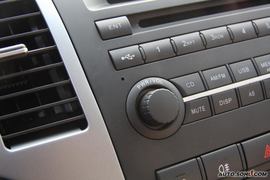 2009款陆风X8