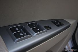 2009款陆风X8