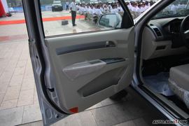 2009款陆风X8