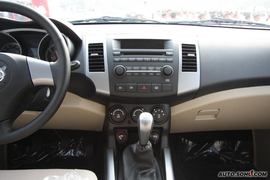 2009款陆风X8