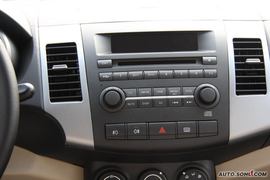 2009款陆风X8
