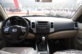 2009款陆风X8