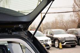 2014款Jeep指南者2.0L两驱进取版