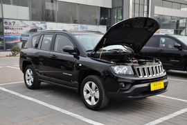 2014款Jeep指南者2.0L两驱进取版