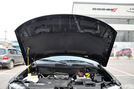 2014款Jeep指南者2.0L两驱进取版