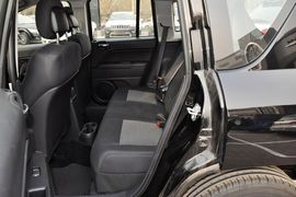 2014款Jeep指南者2.0L两驱进取版