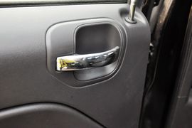 2014款Jeep指南者2.0L两驱进取版