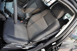 2014款Jeep指南者2.0L两驱进取版