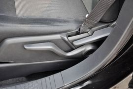 2014款Jeep指南者2.0L两驱进取版