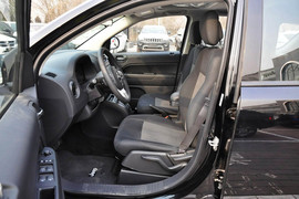 2014款Jeep指南者2.0L两驱进取版