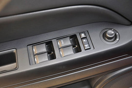 2014款Jeep指南者2.0L两驱进取版