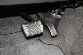 2014款Jeep指南者2.0L两驱进取版