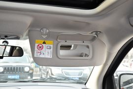 2014款Jeep指南者2.0L两驱进取版