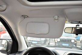 2014款Jeep指南者2.0L两驱进取版