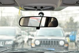 2014款Jeep指南者2.0L两驱进取版