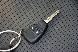 2014款Jeep指南者2.0L两驱进取版