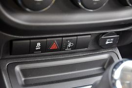 2014款Jeep指南者2.0L两驱进取版