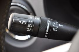 2014款Jeep指南者2.0L两驱进取版