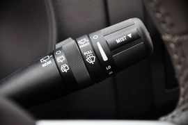 2014款Jeep指南者2.0L两驱进取版