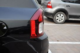 2014款Jeep指南者2.0L两驱进取版