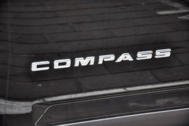 2014款Jeep指南者2.0L两驱进取版