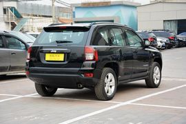 2014款Jeep指南者2.0L两驱进取版