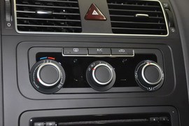 2015款大众途安1.4T自动30周年纪念版