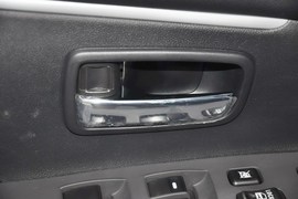 2014款三菱劲炫2.0L自动两驱超越版