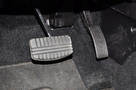 2014款三菱劲炫2.0L自动两驱超越版