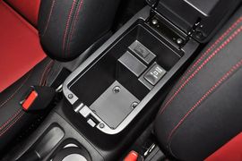 2014款三菱劲炫2.0L自动两驱超越版