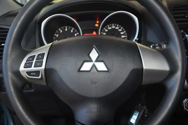 2014款三菱劲炫2.0L自动两驱超越版