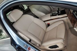 2013款宝马740Li混动