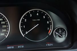 2013款宝马740Li混动
