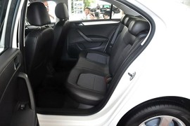 2015款大众全新桑塔纳1.6L自动舒适版