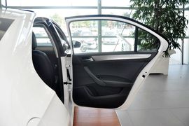 2015款大众全新桑塔纳1.6L自动舒适版