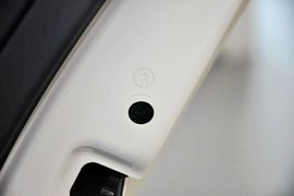 2015款大众全新桑塔纳1.6L自动舒适版
